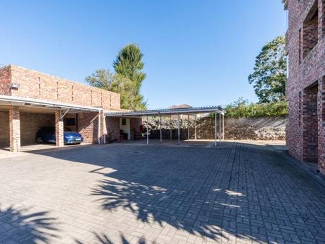 Apartment for sale in Makhanda, Makana Local Municipality