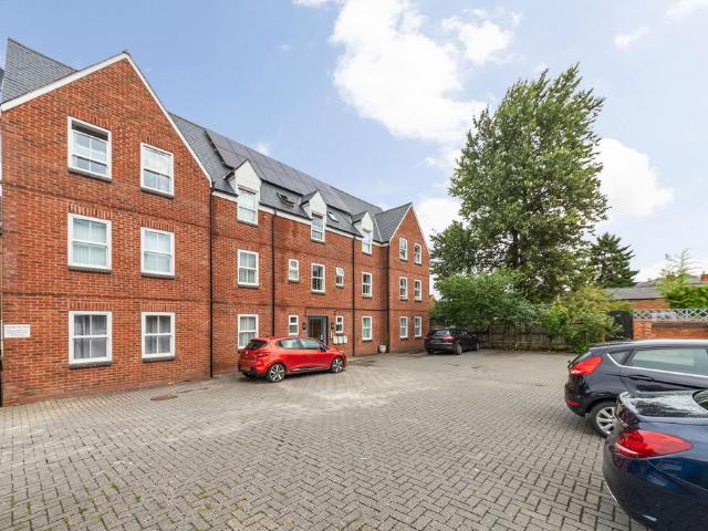 Flat for sale in Evershot, Oxfordshire
