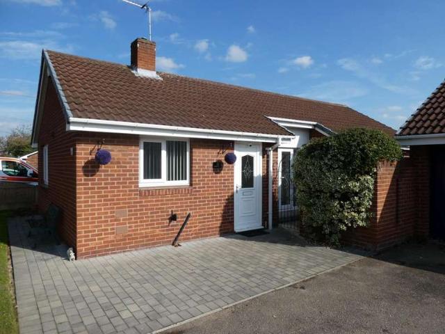 Bungalow for rent in Armthorpe, South Yorkshire