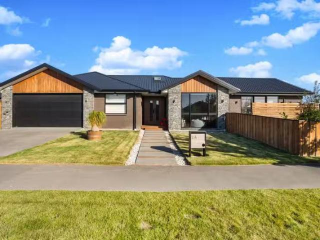 House for sale in Chaslands, Canterbury