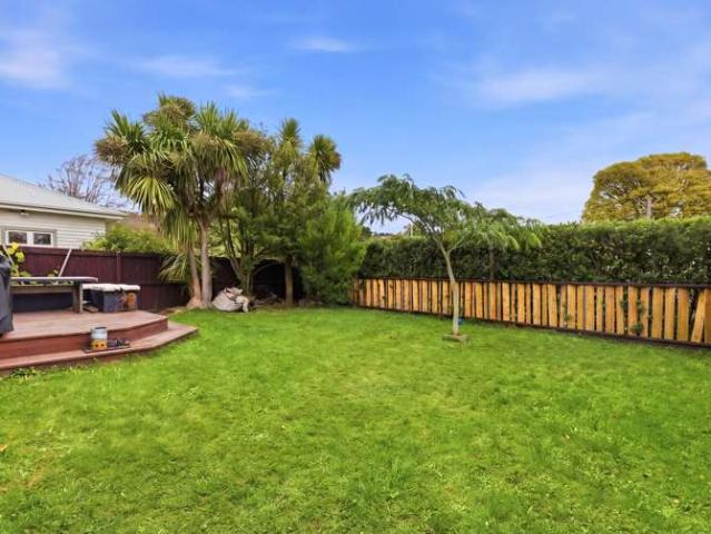 House for sale in Chaslands, Canterbury