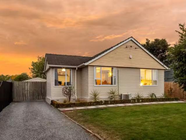 House for sale in Chaslands, Canterbury