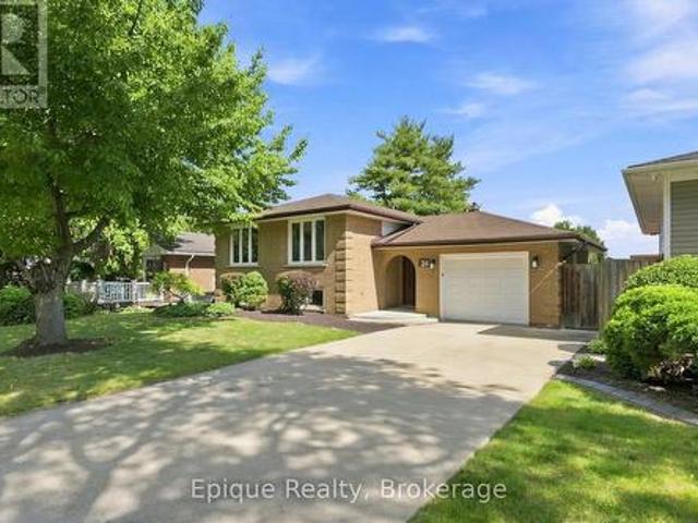 House for sale in Ancaster, Ontario