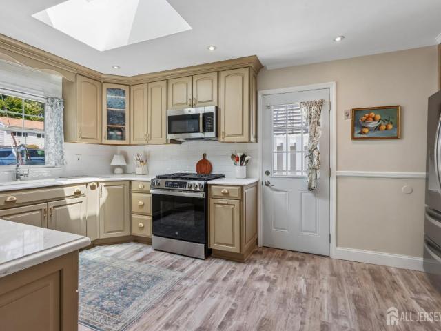 House for sale in Cliffwood, New Jersey