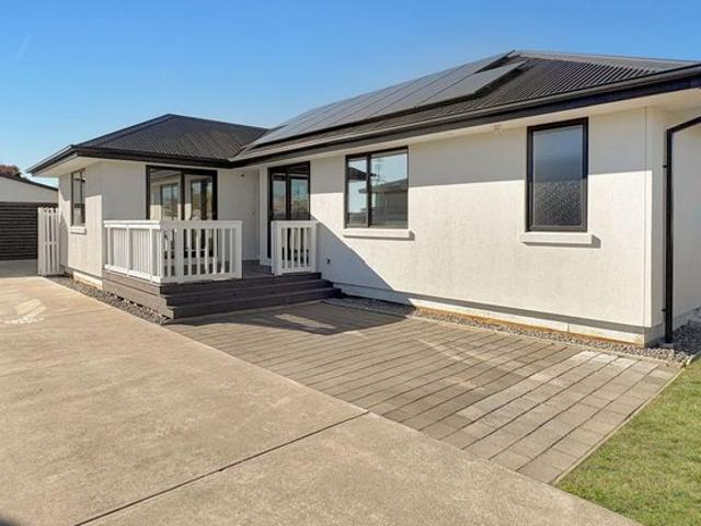 House for rent in Chaslands, Canterbury
