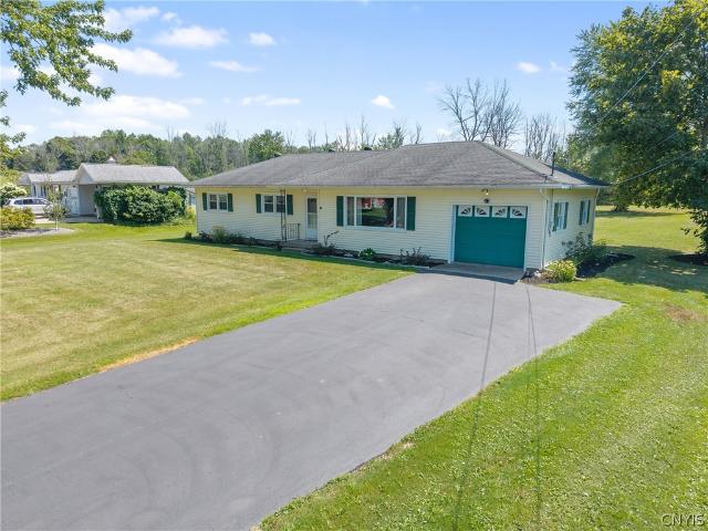 House for sale in Minetto, New York