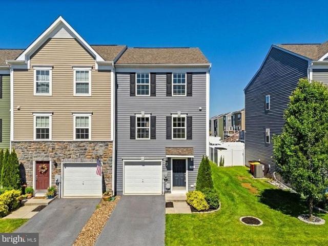 Townhouse for sale in Kearneysville, West Virginia