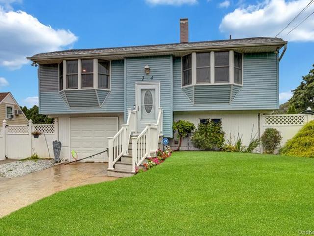 House for sale in Centereach, New York