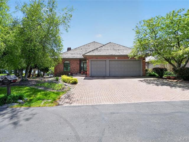 House for sale in Fenton, Michigan