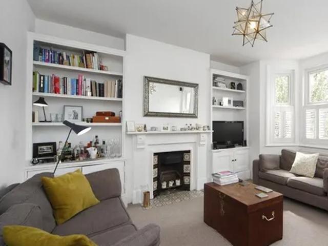 Apartment for rent in Brondesbury, Greater London