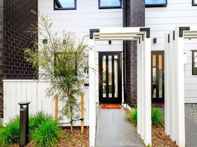 Townhouse for rent in Days Bay, Wellington