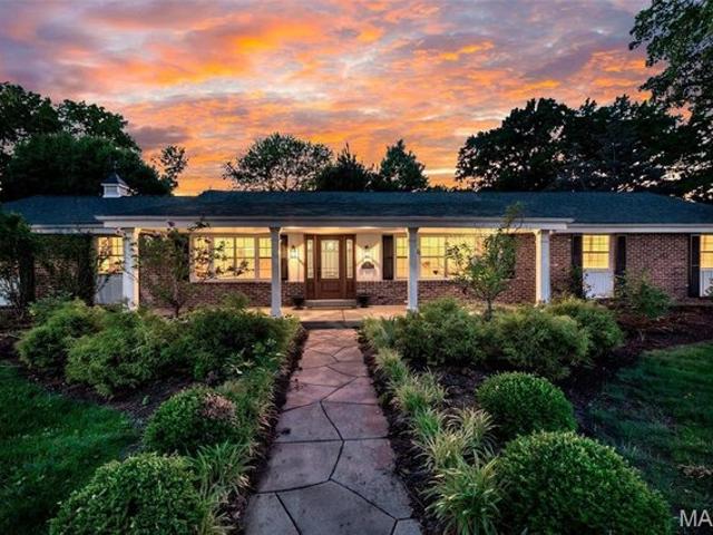 House for sale in Creve Coeur, Missouri