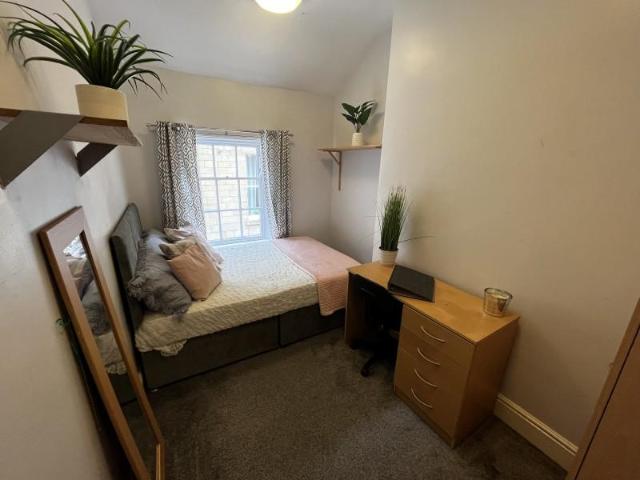 House for rent in Woodhouse Cliff, Leeds