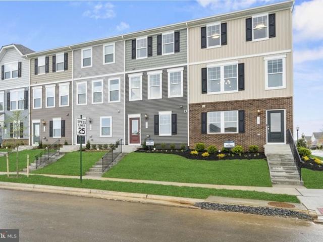 Townhouse for sale in Kearneysville, West Virginia