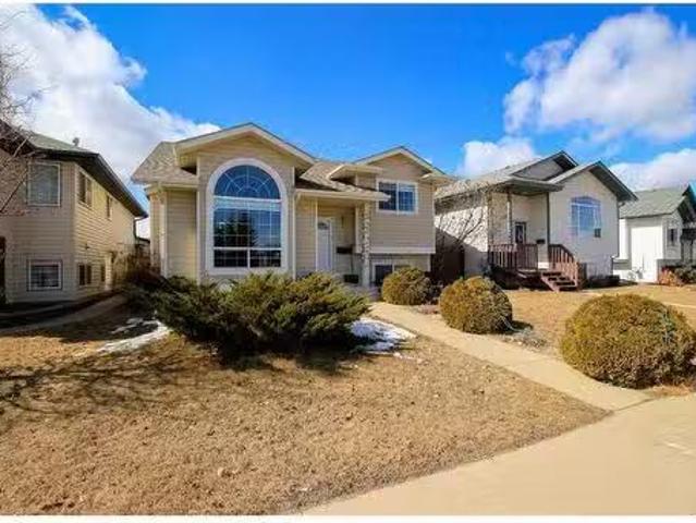 House for sale in Devonshire, Alberta