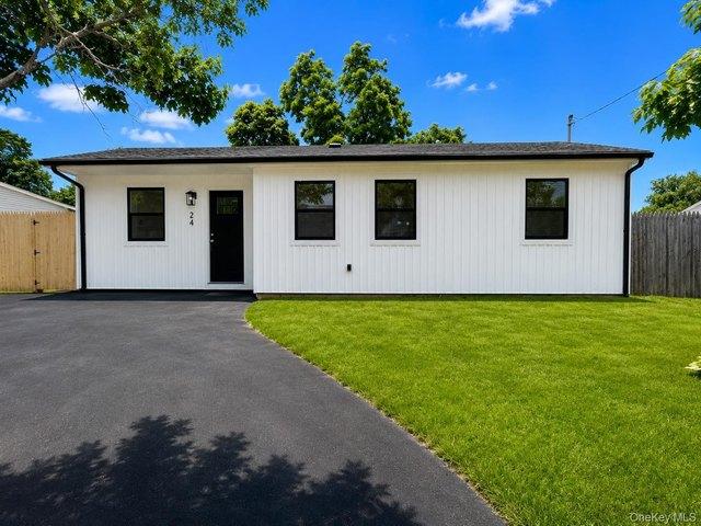 House for sale in Bohemia, New York