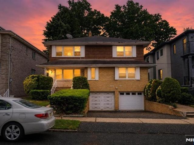 House for sale in Palisades Park, New Jersey