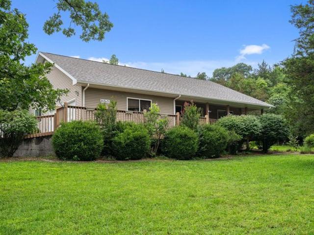 House for sale in Stone, Missouri