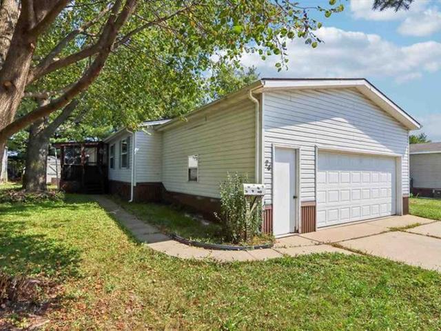 House for sale in Modern Manor Mobile Home Park, Iowa City