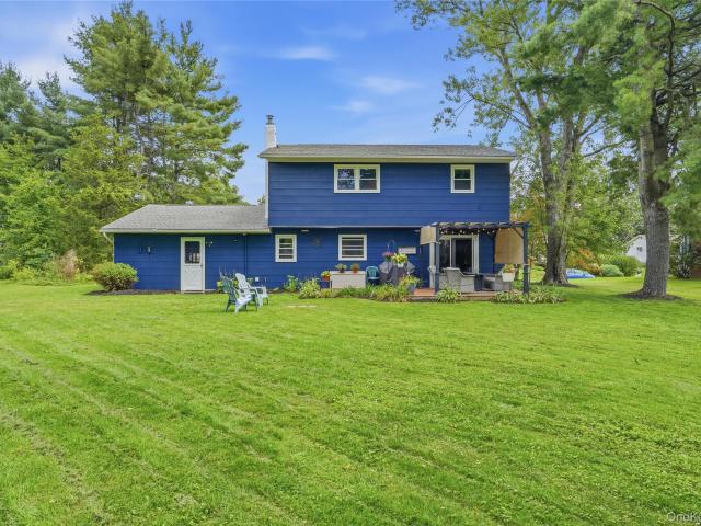 House for sale in Ruby, Lake Katrine