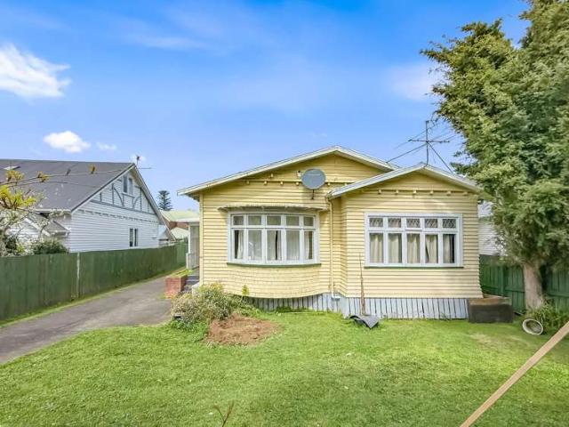 House for sale in Mount Albert, Albert-Eden
