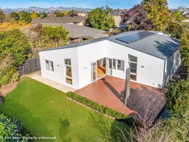 House for sale in Chaslands, Canterbury