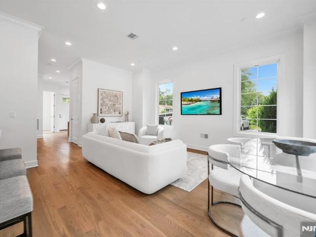 Townhouse for sale in Paramus, New Jersey