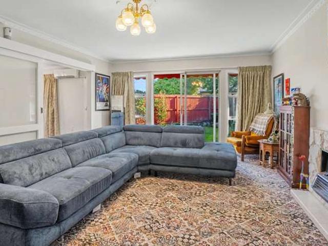 Apartment for sale in Chaslands, Canterbury