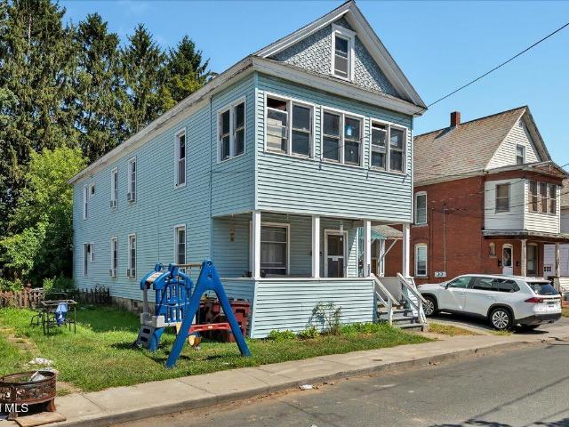 House for sale in Saratoga, New York
