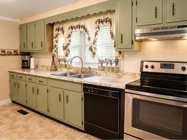 House for sale in Ingram, Fourmile