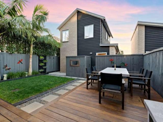 Townhouse for sale in Paremoremo