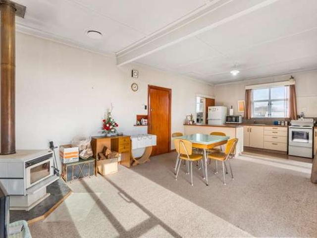 House for sale in Otakou