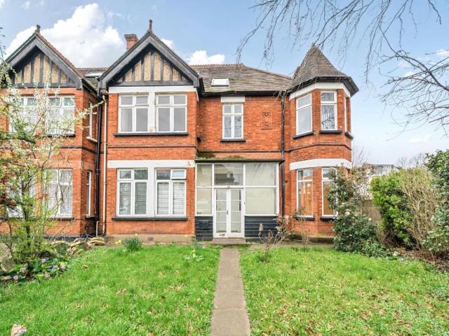 Studio for rent in Wealdstone, Greater London