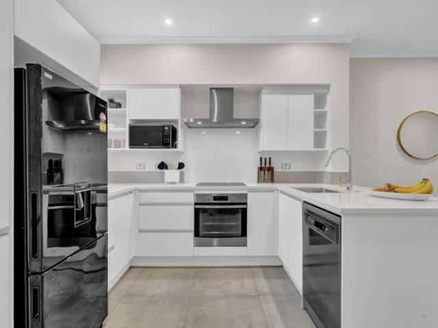 House for rent in Paremoremo