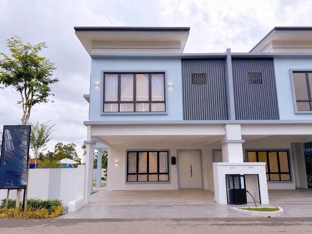 Terraced House for sale in Malaka
