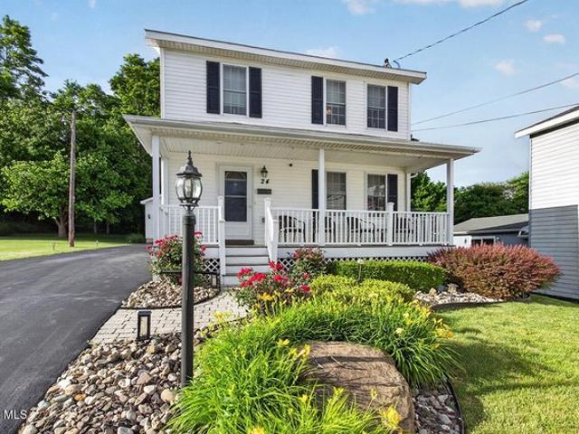 House for sale in Saratoga, New York