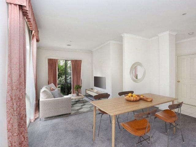 House for rent in Illowra Views, Melbourne