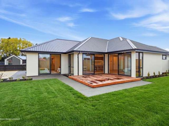 House for sale in Chaslands, Canterbury