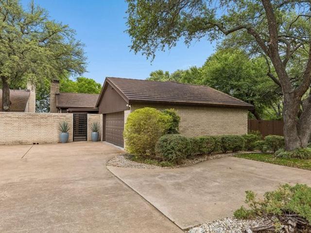 House for sale in Benbrook, Texas