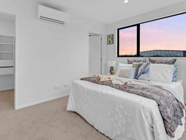 Townhouse for sale in Mount Wellington