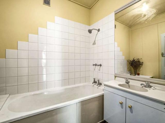 House for sale in Otakou