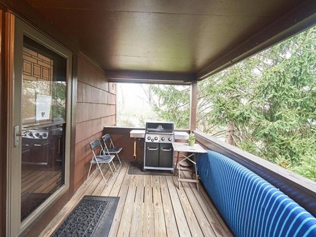 Townhouse for sale in Secaucus, New Jersey