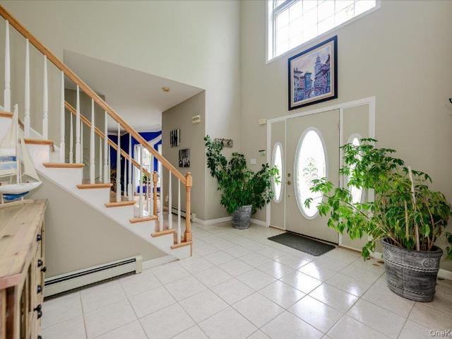 House for sale in Baldwin Place, New York