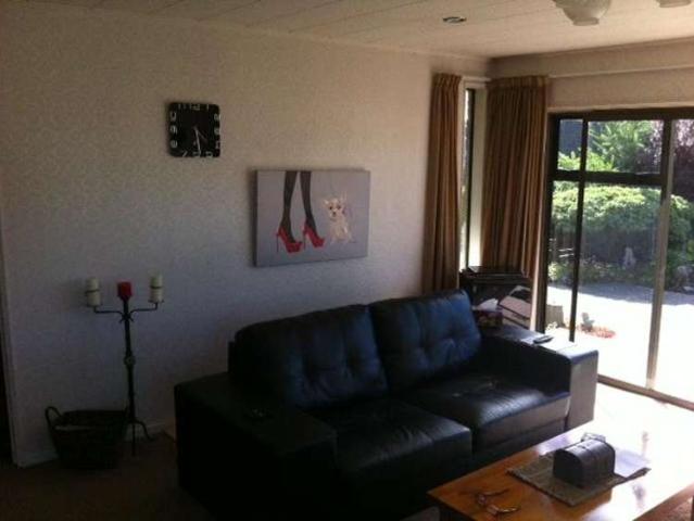 Townhouse for rent in Otakou