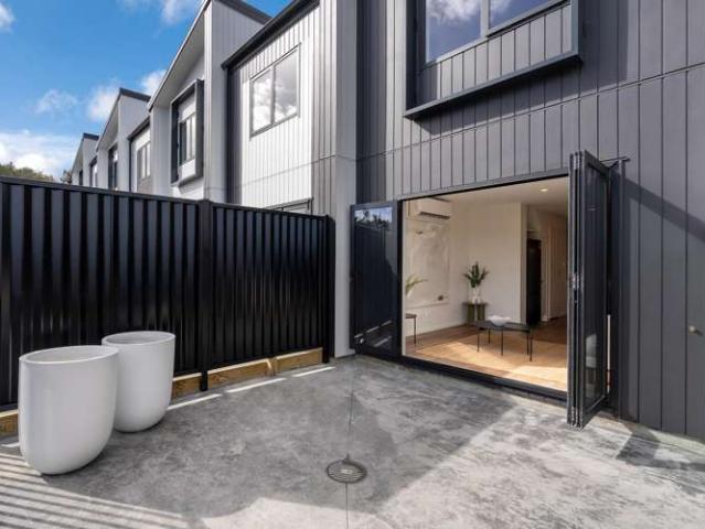 Townhouse for sale in Paremoremo, Oroua County