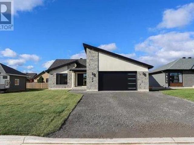 House for sale in Sault Sainte Marie, Ontario