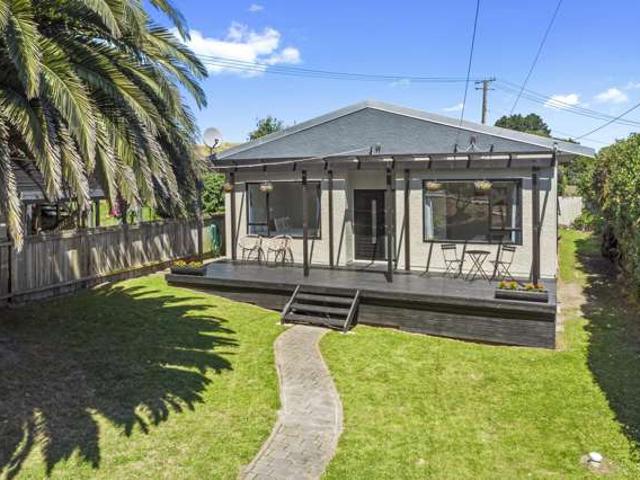 House for sale in Otakou