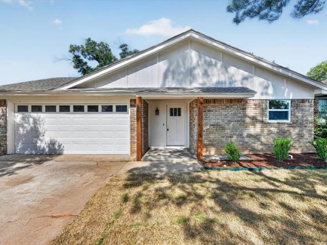 House for sale in Pantego, Texas