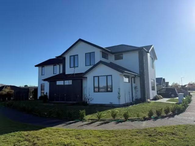 House for sale in Chaslands, Canterbury