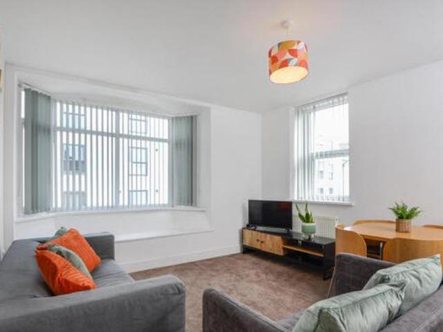 House for rent in Follaton, Strode